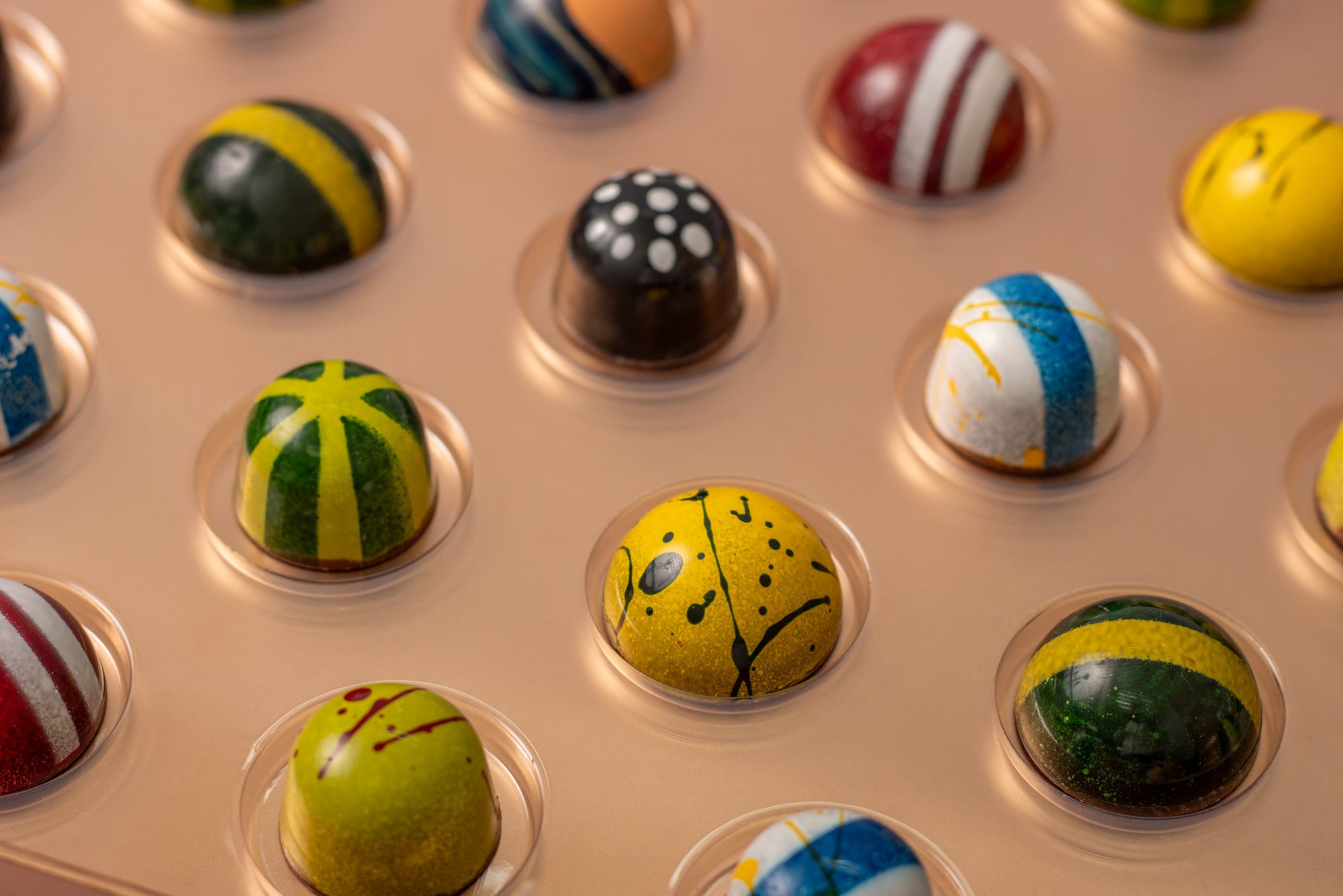 Artisanal Pralines Gift Box - 28 pieces